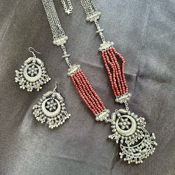 Chaand Bali with Necklace Set - Picture 2 of 2